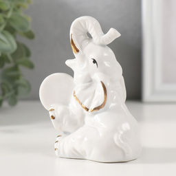 Фигурка керамика «Слон с монетой - рубль», белый с золотом, 5.8×6.5×9.5 см