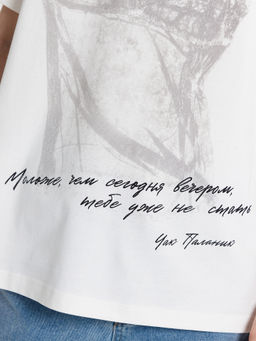 Футболка женская белая с принтом