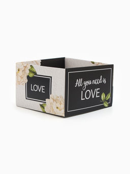 Цена за 3 шт. Коробка самосборная Love, размер 11×11×7 см, плотность 270 г/м²