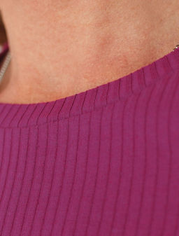 D49.105 Футболка женская пурпурный