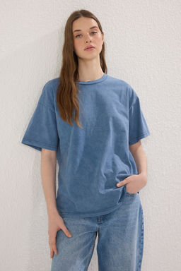 TRENDYOLMILLA Antrasit %100 Pamuk Soluk Efektli Boyfriend/Genis Kal?p Bisiklet Yaka Orme T-Shirt TWOSS23TS00112