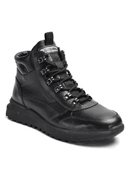 Ботинки Ионесси