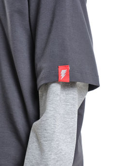 Лонгслив для мальчика с подзорным рукавом 22-0228 графит/св.серый меланж