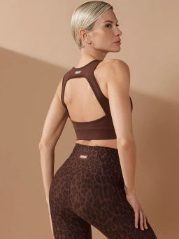 *Коричневый топ-бра с открытой спиной