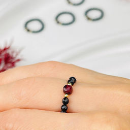 Кольцо на резинке из Шпинели и Граната 16 р.