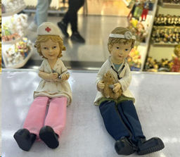 Фигурка висячие ножки Врач 10 см / YG760 /уп 2/288/микс