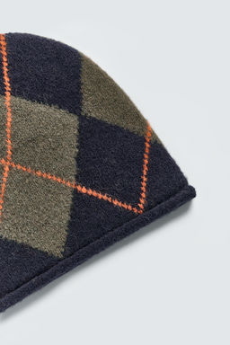 DIAMOND JACQUARD BEANIE