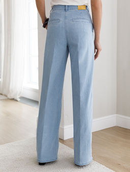 Прямые джинсы из эластичного плотного денима