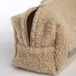 Косметичка женская на молнии TEXTURA, объёмная, плюшевая, бежевая  фото 3