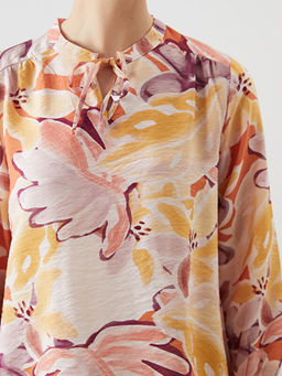 Ba?lamal? Yaka ?i?ekli Bluz