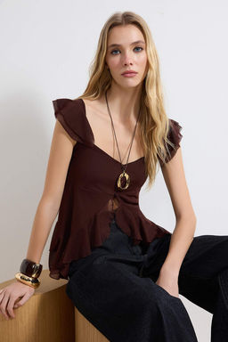 Kahverengi Fitted/Vucuda Oturan V Yaka Dugmeli Volanl?/F?rf?rl? Tul Orme Bluz TWOSS26BZ00189