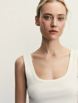 Укороченный топ в рубчик / Zarina  фото 6