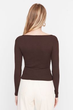 Koyu Kahverengi Fitted/Vucuda Oturan Kruvaze Yaka Uzun Kol Fitilli Esnek Orme Bluz TWOAW21BZ1274