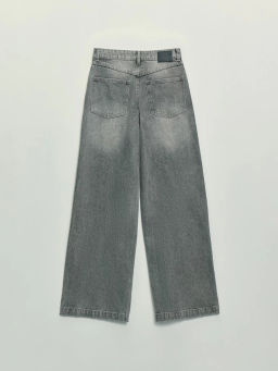 Джинсы wide leg со средней посадкой с акцентной отделкой по бокам / Zarina