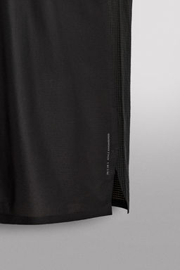 CAMISETA TANK LIGERA RUNNING / Negro
