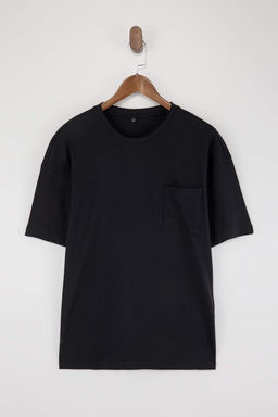 Siyah Oversize/Genis %100 Pamuk Bisiklet Yaka Cepli T-Shirt TMNSS26TS00016