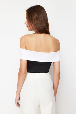 Siyah Renk Bloklu Fitted/Vucuda Oturan C?tc?tl? Esnek Orme Madonna Yaka Body TWOSS24BD00040 - Trendyolmilla фото 6
