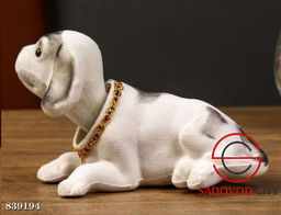 Собака на панель автомобиля