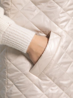 Жилет утепленный Дориана (бежевый) Б15322-18М - Lt collection фото 6