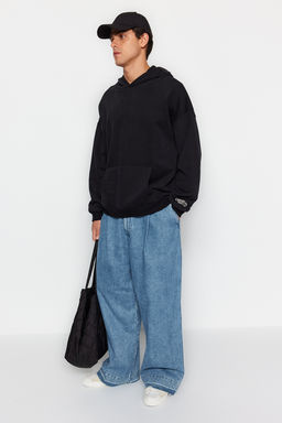 TRENDYOL MAN Siyah Kapusonlu Oversize/Genis Kesim Nak?sl? Etiketli Yumusak Kumas Sweatshirt TMNAW24SW00031 - Trendyolmilla фото 20