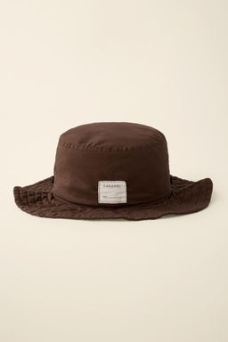 GORRO BUCKET CREATED BY CARAMEL LONDON X ZARA / Marr?n