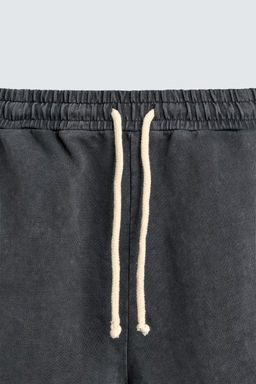 SHORTS JOGGER LAVADOS / Antracita oscuro