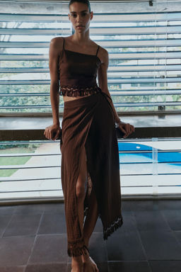TOP CORTO FLECOS / Marr?n