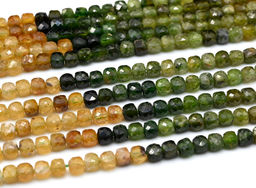 Бусины из турмалина кубик гр.4мм, 39см, 96 бусин Радуга камня
