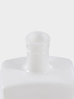 Ваза "Кролик" белая