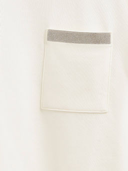 CONTE Удлиненная футболка из футера c карманом и аппликацией из стразов LD 2596 off-white