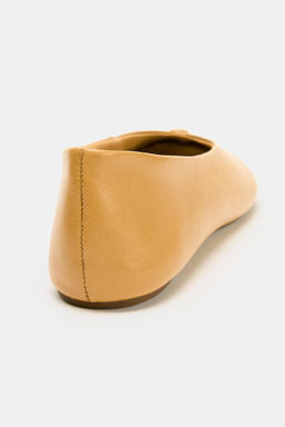 LEATHER BALLET FLATS WITH METAL DETAIL - Zara фото 13
