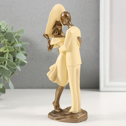 Фигурка полистоун «Пара в бежевом. Любовь», 7.5×5.5×19 см