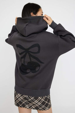 Teen Antrasit Oversize/Genis Kal?p Kiraz S?rt Bask?l? Ici Polarl? Orme Sweatshirt TWOAW26SW00019 - Trendyolmilla фото 2