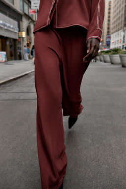 WIDE-LEG TROUSERS WITH CONTRAST TOPSTITCHING