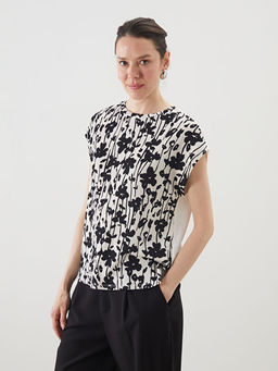 Bisiklet Yaka Desenli Kad?n Ti??rt