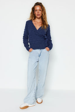 Indigo Yumusak Dokulu Kruvaze Yaka Triko Kazak TWOAW24KZ00837 - Trendyolmilla фото 2