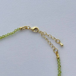 Колье из Хризолита