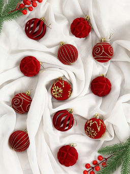 Ёлочные шары «Бархат. Время праздника», d=6 см, 12 шт., завитки снежинки, красный