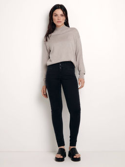 CONTE CON-520 Джинсы skinny с кокеткой и тремя пуговицами washed black