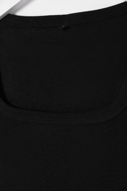 Siyah Kare Yaka Fitted/Vucuda Oturan Orme Bluz TWOSS25BZ00020