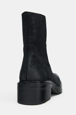 LEATHER ANKLE BOOTS WITH SQUARE TOE