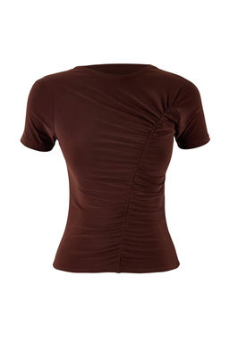 Kahverengi Fitted/Vucuda Oturan K?sa Kollu Yumusak Orme Bluz TWOSS26BZ00016