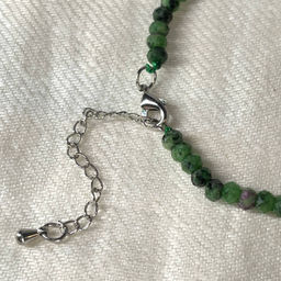 Браслет из Цоизита с включением Рубина 17 см +