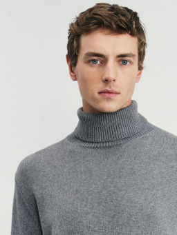 Свитер relax fit с высоким горлом / Zarina