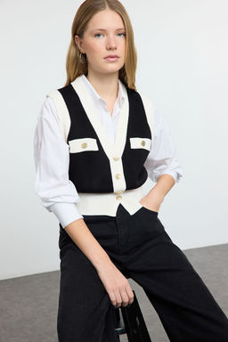 TRENDYOLMILLA Ekru Cep Detayl? V Yaka Fitted Yelek TWOAW25YE00029  фото 2