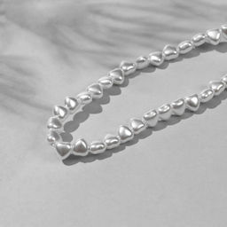 Бусины пластиковые на нити «Жемчуг», сердце 0.6×0.6×0.5 см, набор 180 шт, цвет белый