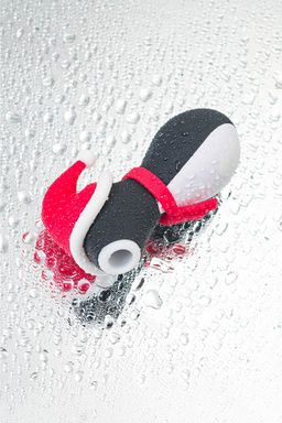 Вакуум-волновой бесконтактный стимулятор клитора Satisfyer Pro Penguin Holiday Edition