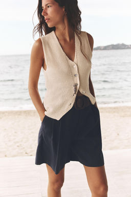 BERMUDA SHORTS WITH DARTS AND BELT - Zara фото 2