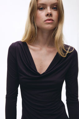 Top con escote drapeado - H&m фото 5