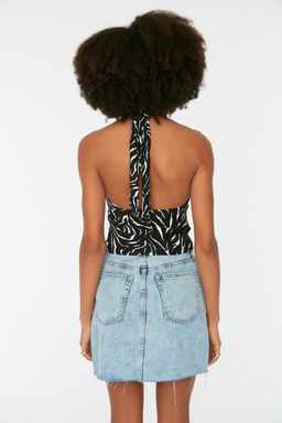Siyah Bask?l? Boyundan Baglamal? Fitted/Vucuda Oturan Crop Esnek Orme Bluz TWOSS22BZ0703 - Trendyolmilla фото 5